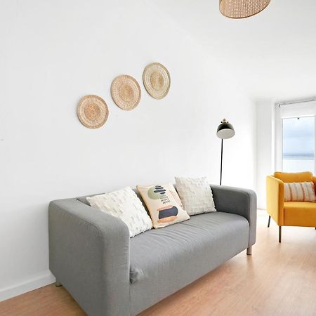 Sunny 2 Bedroom Apartment In Almada - Balconies With River View Extérieur photo