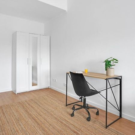 Sunny 2 Bedroom Apartment In Almada - Balconies With River View Extérieur photo