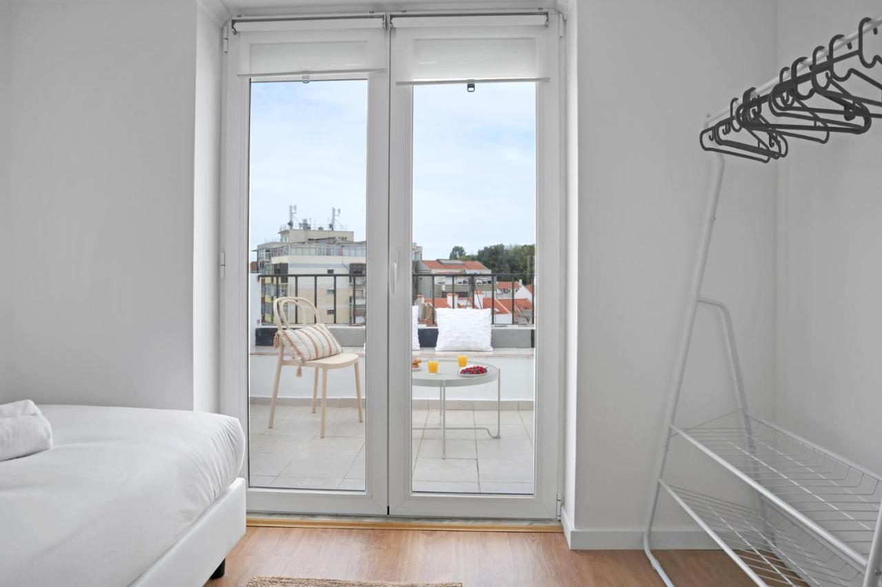 Sunny 2 Bedroom Apartment In Almada - Balconies With River View Extérieur photo