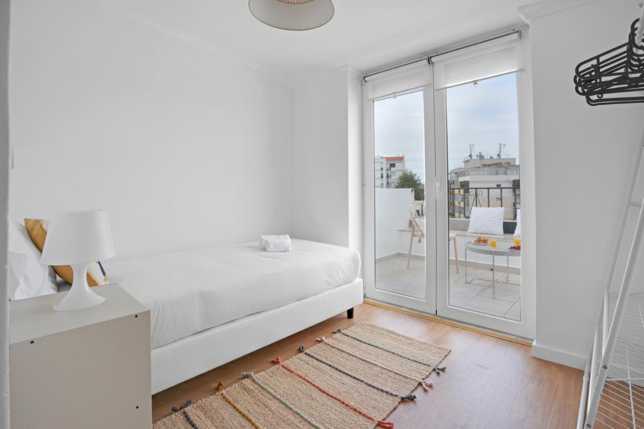 Sunny 2 Bedroom Apartment In Almada - Balconies With River View Extérieur photo